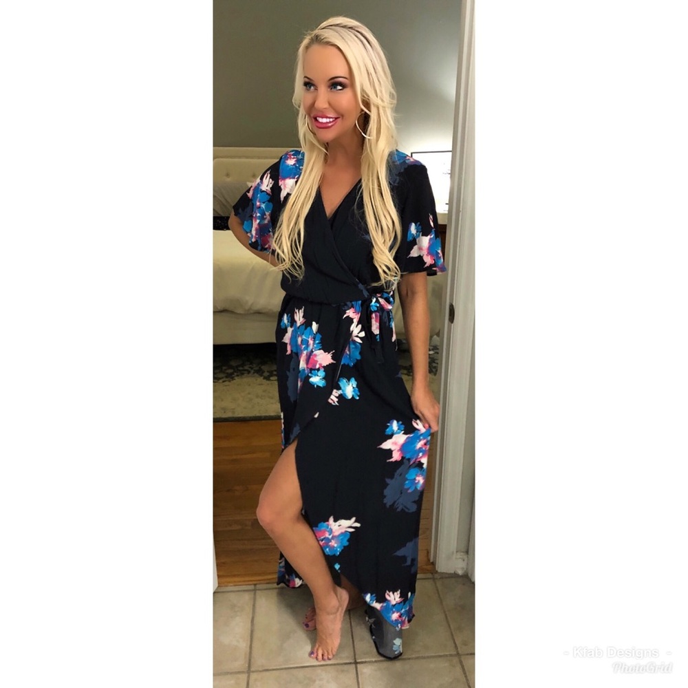 ❤️LAST 1! Stunning Black Floral Maxi Dress! - Picture 3 of 4